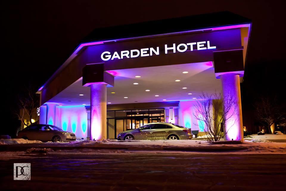 Garden Hotel And Conference Center South Beloit Buitenkant foto